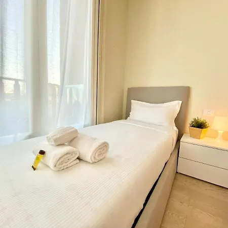 1 Min Castle - 7 Min Cathedral On Walk Prestige Apartment Milan